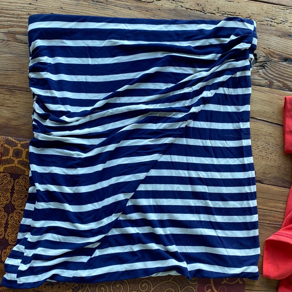 Strapless navy white stripe T shirt by Cabi sz M